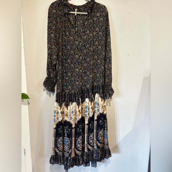 Free People Feeling Groovy Border Midi Dress – Dark Blue Boho Floral - Picture 2 of 8